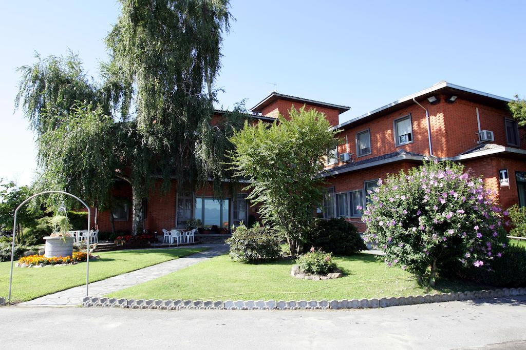 Hotel Ristorante Paladini Carisio Eksteriør billede
