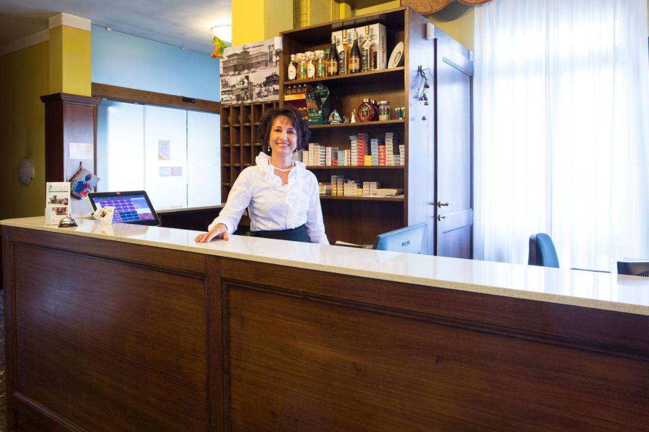 Hotel Ristorante Paladini Carisio Eksteriør billede