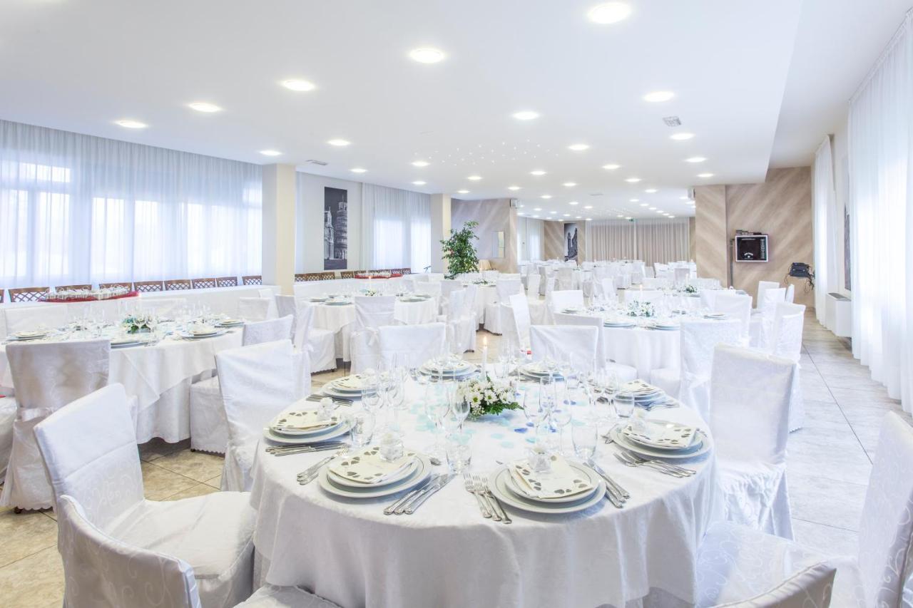 Hotel Ristorante Paladini Carisio Eksteriør billede