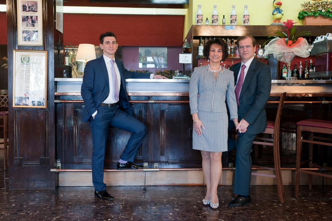 Hotel Ristorante Paladini Carisio Eksteriør billede